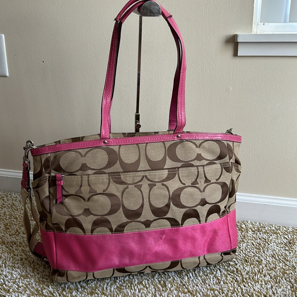 Coach - Picture 3 of 12